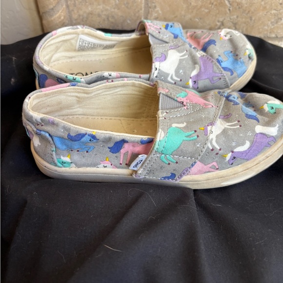 TOMS Kids Multicolor Unicorn Sneakers Toddler Size 10 Unicorn Shoes - Picture 2 of 6